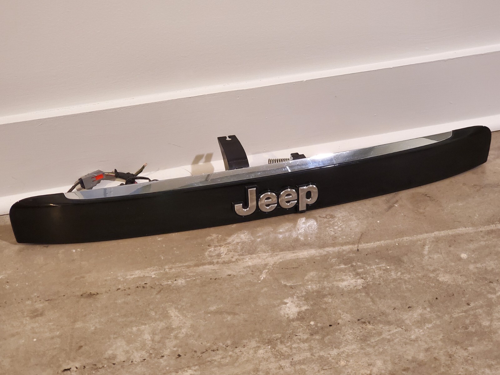 How To Change License Plate Light On 2014 Jeep Compass