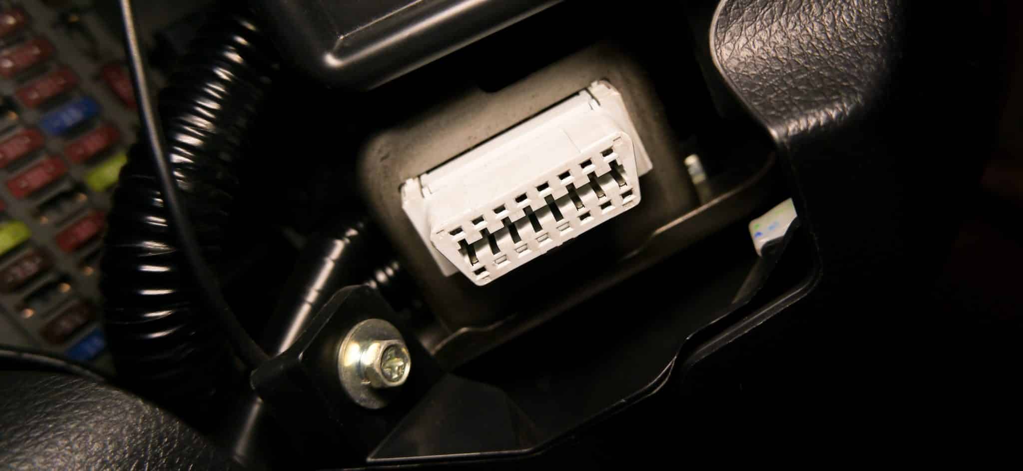 OBD-II Scanner Reading Codes Jeep Renegade